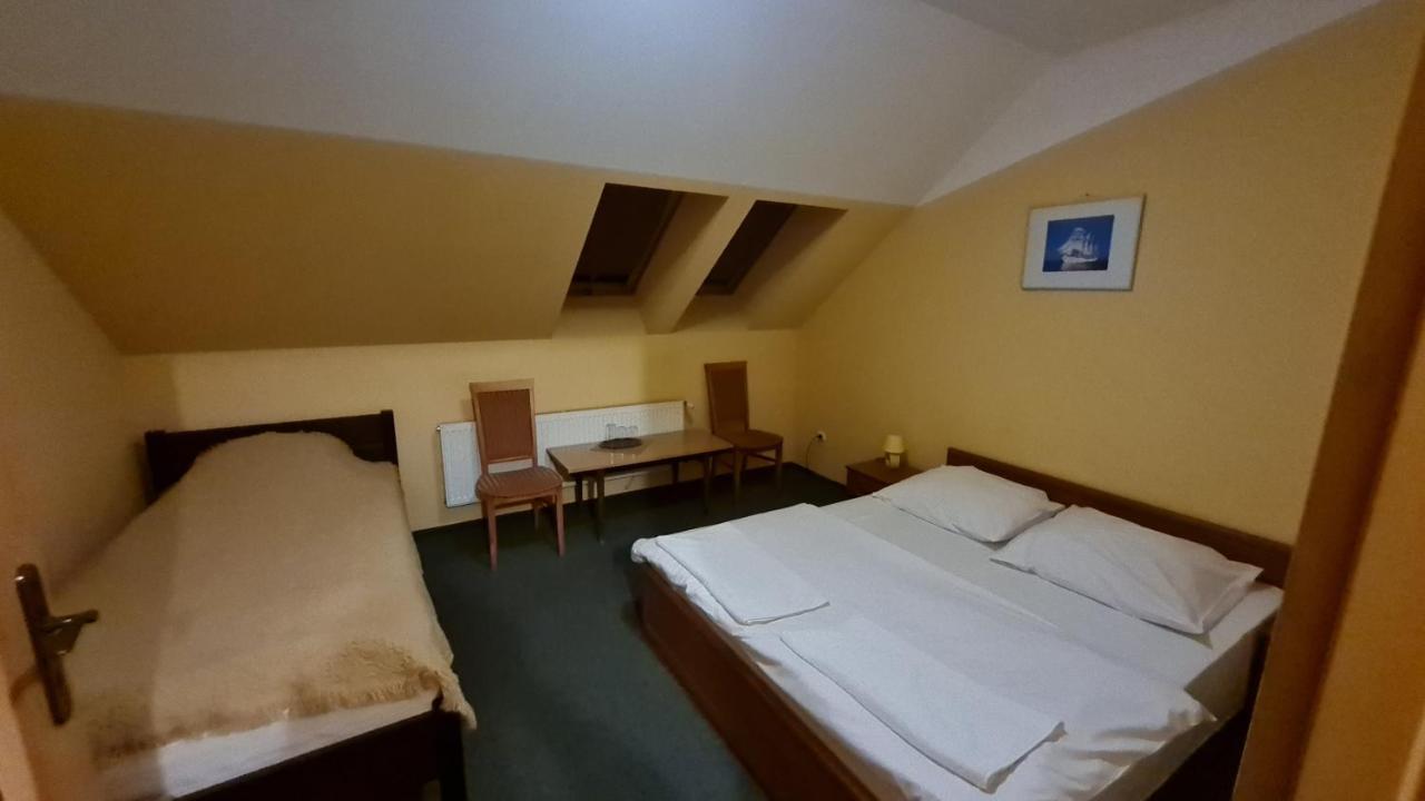 Hotelik Orlik Legnickie Pole Eksteriør bilde